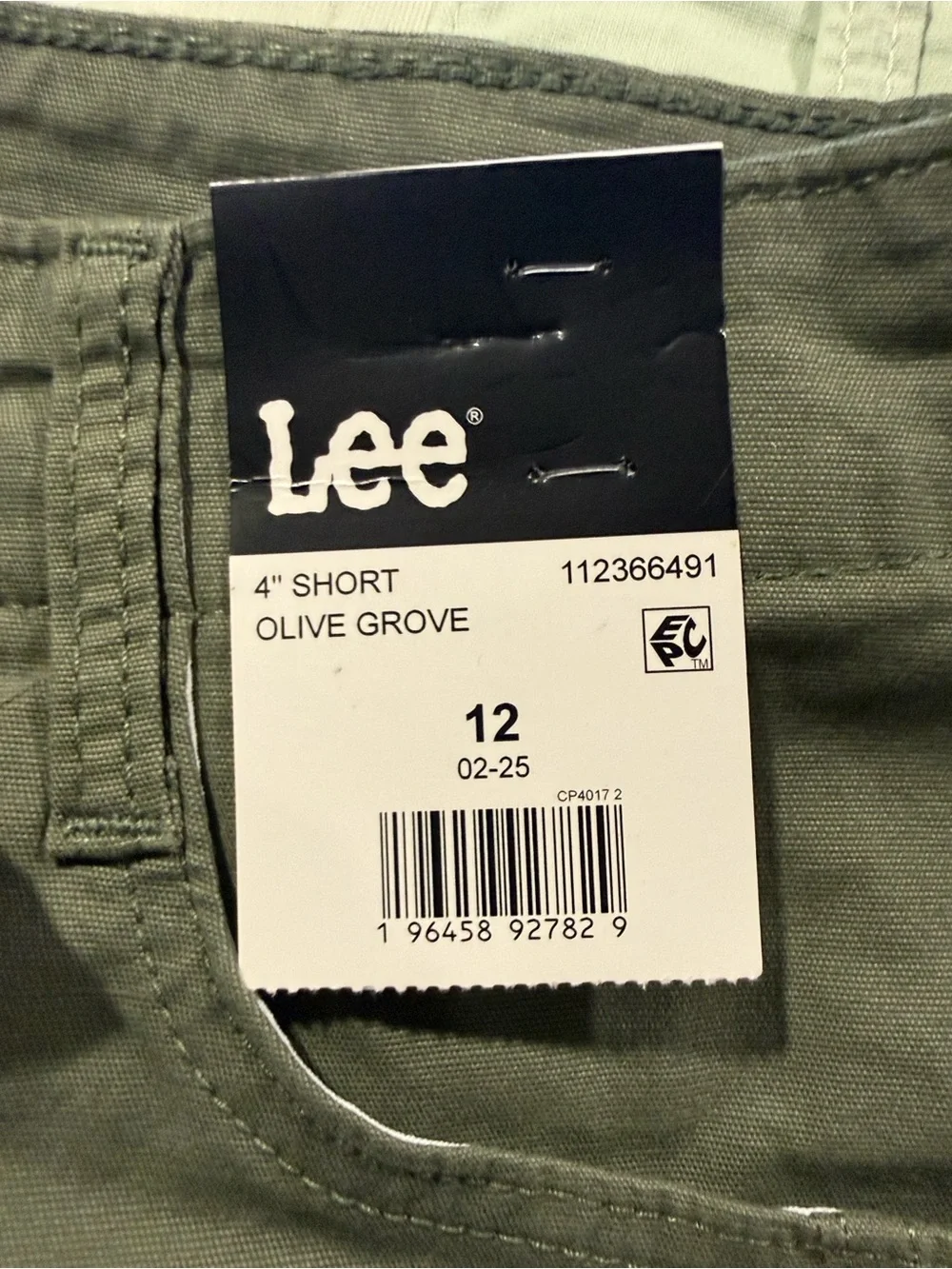 2 pair Lee Women’s Shorts in Olive and Soft Sage colors.